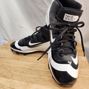 NIKE BASEBALL CLEATS
